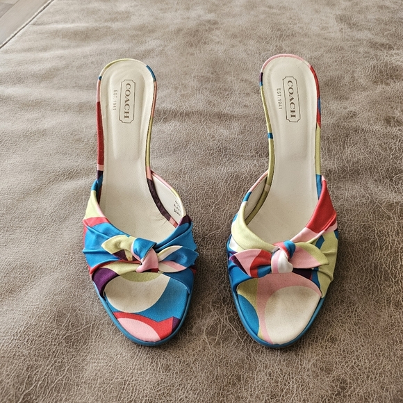 Coach Sarita Heels - Picture 2 of 6